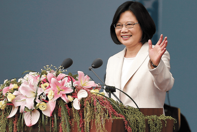 局势变了！大陆不用出手了？蔡英文一举轰动两岸，统一势在必行