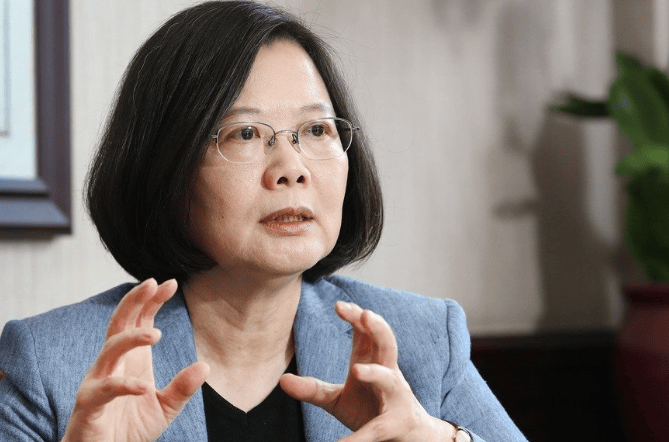 局势变了！大陆不用出手了？蔡英文一举轰动两岸，统一势在必行