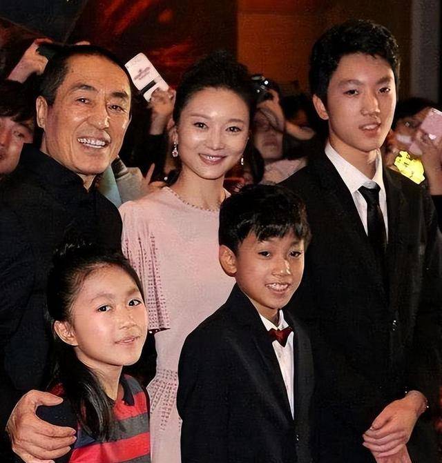 陈婷现实长什么样？路人镜头才是“照妖镜”，突然理解张艺谋了