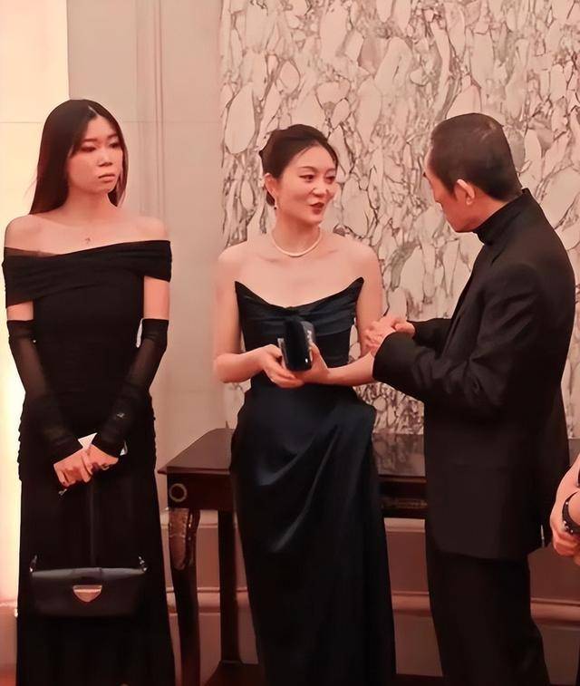 陈婷现实长什么样？路人镜头才是“照妖镜”，突然理解张艺谋了