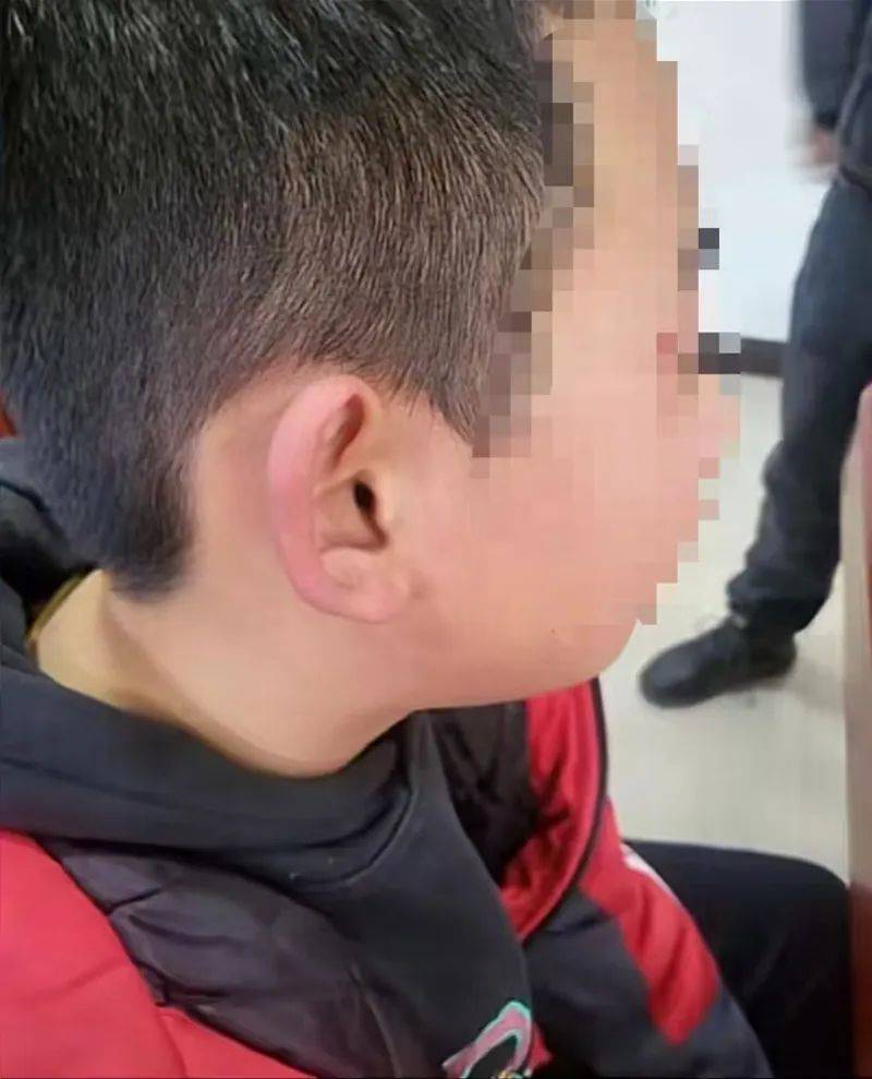 小学老师带儿子闯教室殴打学生？官方通报：教师刘某某被记大过处分并停职