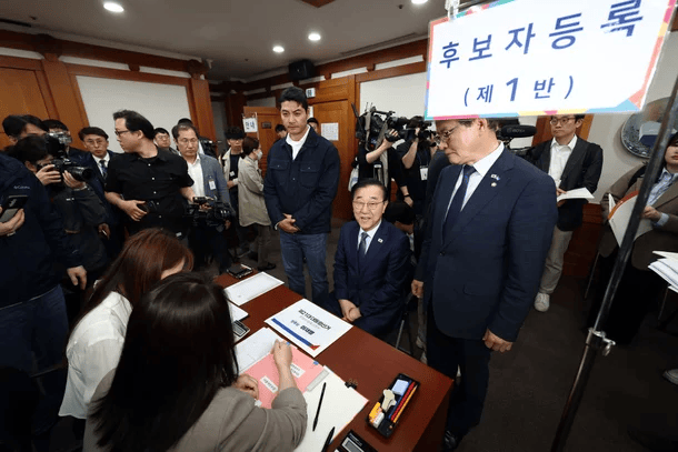 韩国大选连发“五月惊奇”：在野党刚“摆脱”官司，执政党又生“内讧”