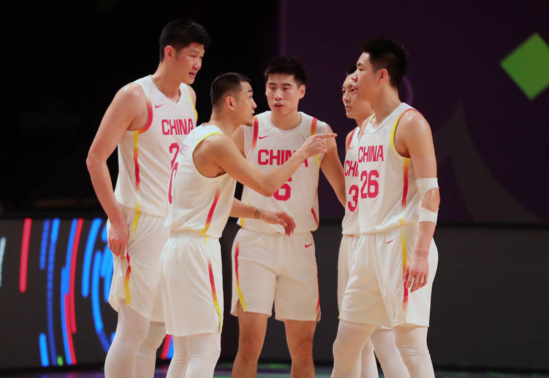 击碎韩国人“翻越长城”的豪言，中国男篮与新西兰队争夺决赛门票